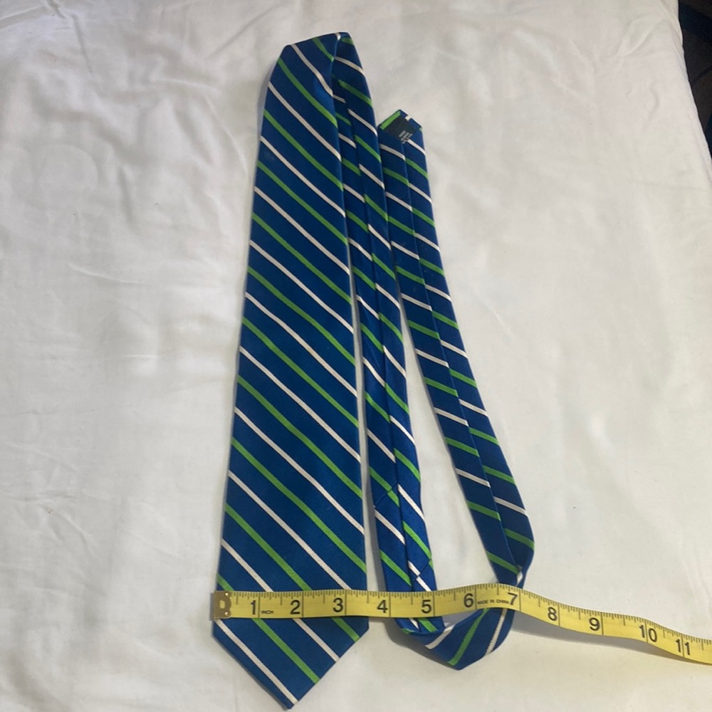 J.Crew men’s 100% striped silk tie in royal blue, green, white, 3 1/2” wide.